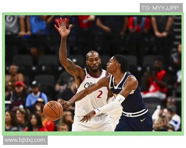 快船与掘金季后赛第三场激战回顾球星表现与战术分析